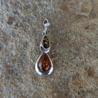 Pendentif en ambre