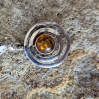 Pendentif en ambre