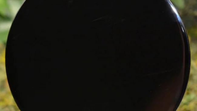 Miroir de divination et de protection