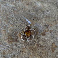 Pendentif en ambre